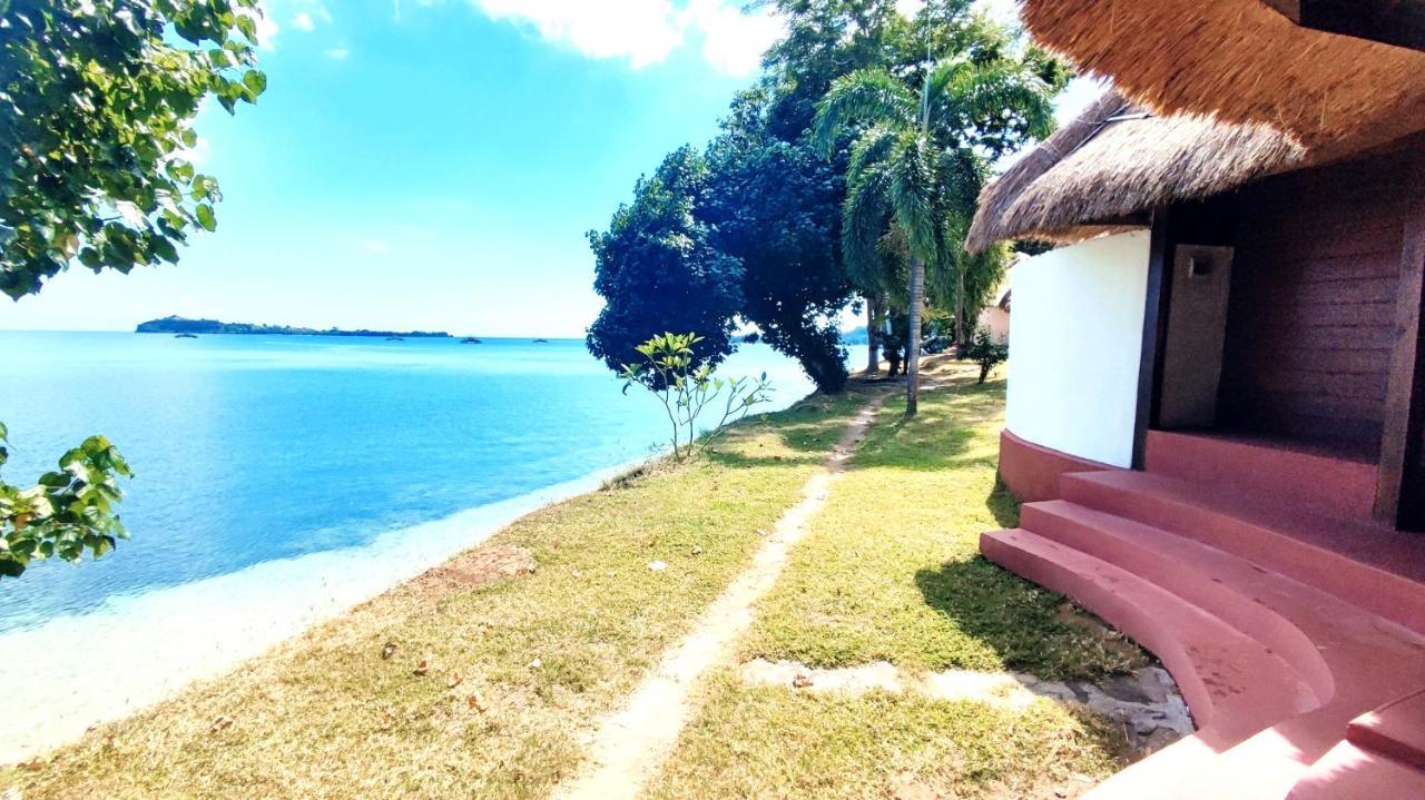 Khabita Beach Resort Lembar  ภายนอก รูปภาพ