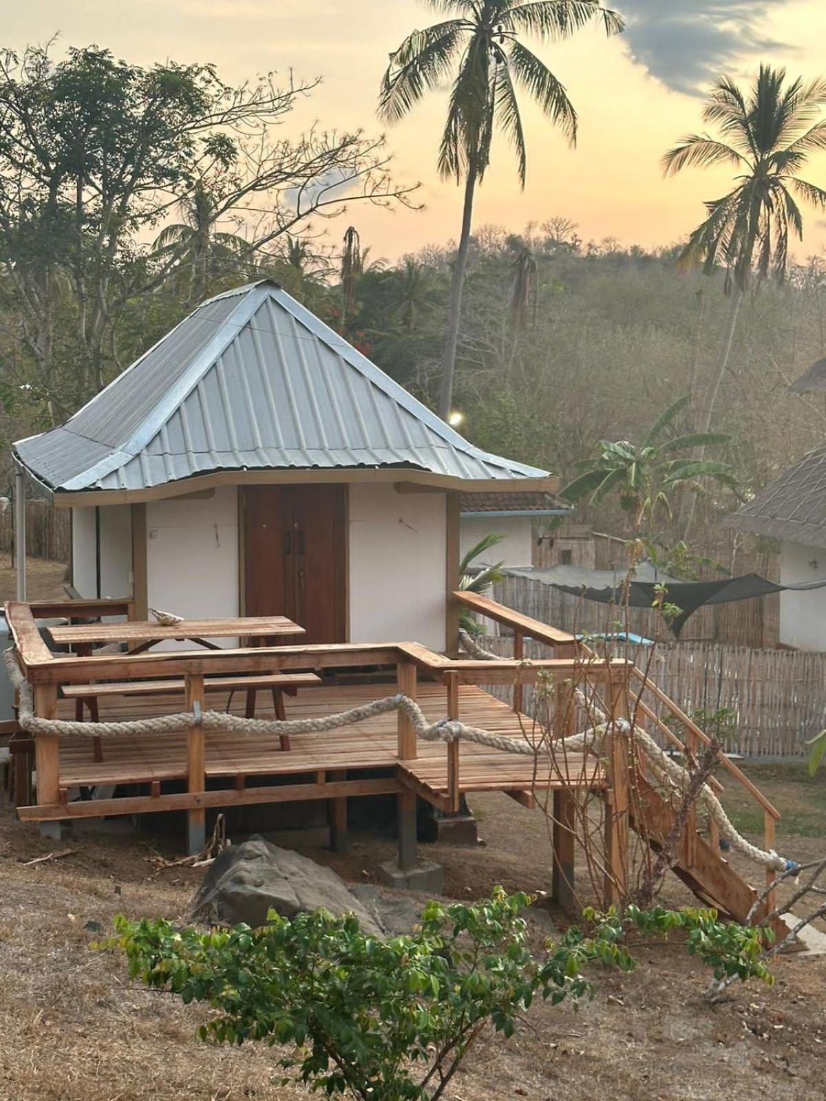Khabita Beach Resort Lembar  ภายนอก รูปภาพ